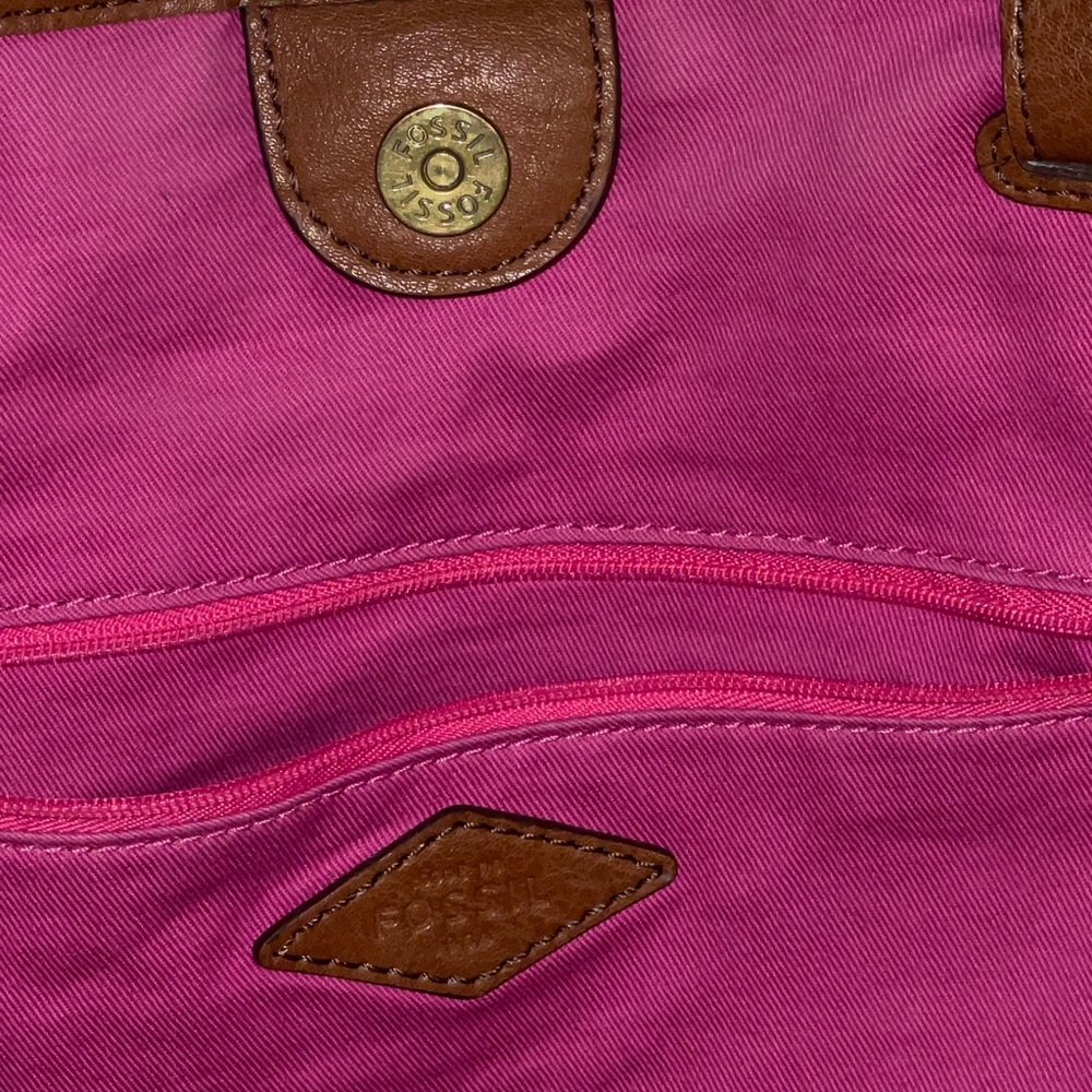 Large FOSSIL Tote - Picture 7 of 8